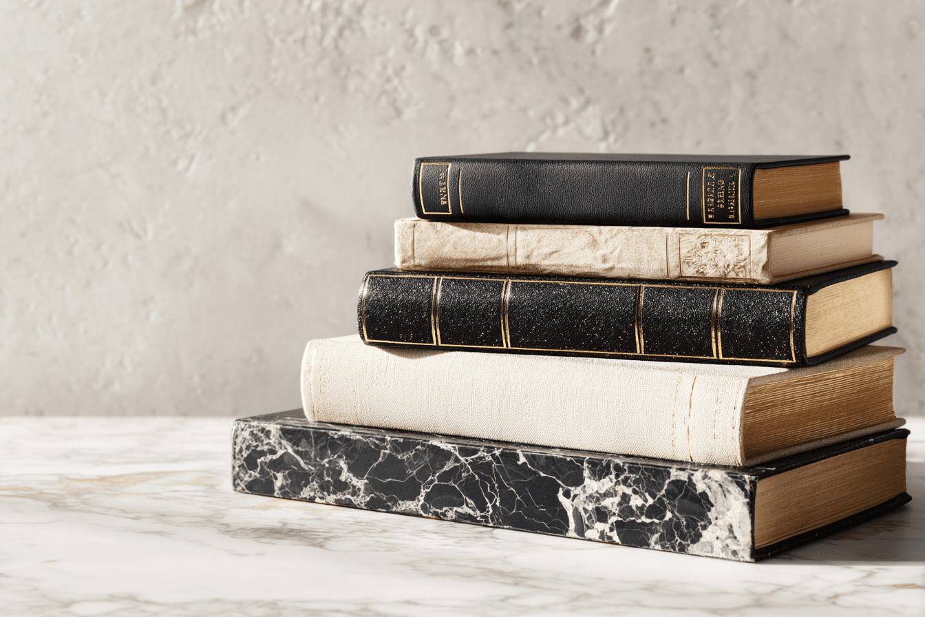 Pile de livres élégants